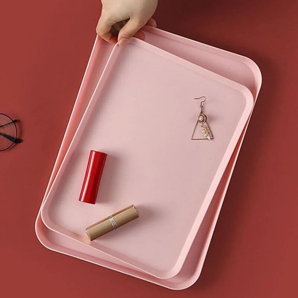 Pravokoten plastičen servirni pladenj, nedrseč in odporen proti praskam